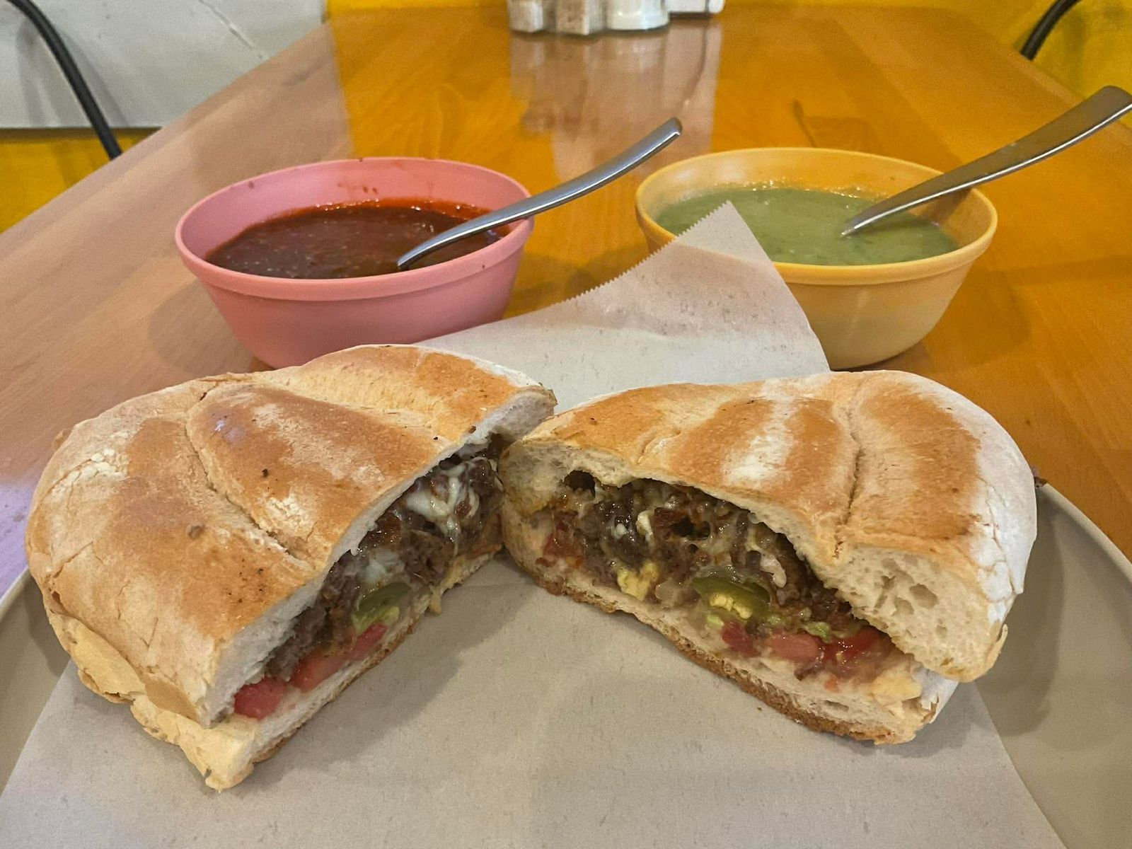 Torta con Salsas Frescas